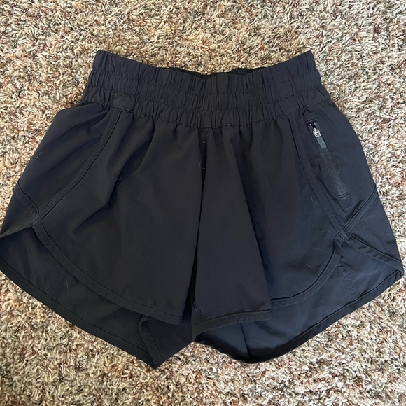 lululemon athletica Pants - Lululemon Hotty Hot Shorts